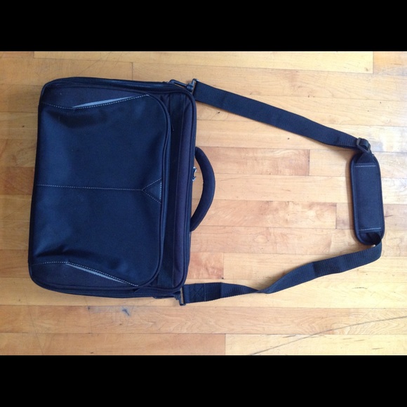 TARGUS Black Canvas Laptop Case Zippered Briefcase Messenger Bag 17 X 12 - Picture 6 of 13